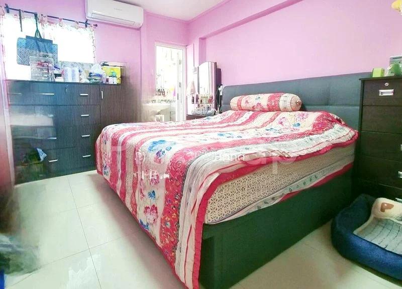 4 Room (4A) HDB for Sale in  41 Teban Gardens Road - Image 3